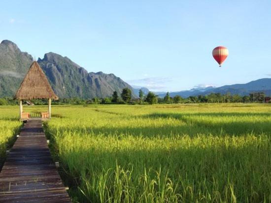 Consiana Hotel Vang Vieng Bagian luar foto
