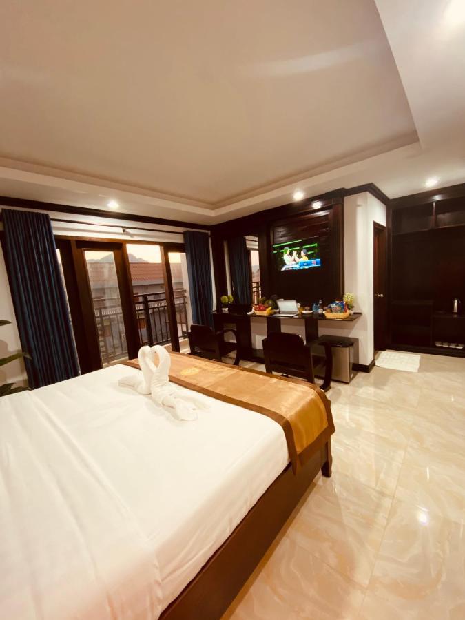 Consiana Hotel Vang Vieng Bagian luar foto